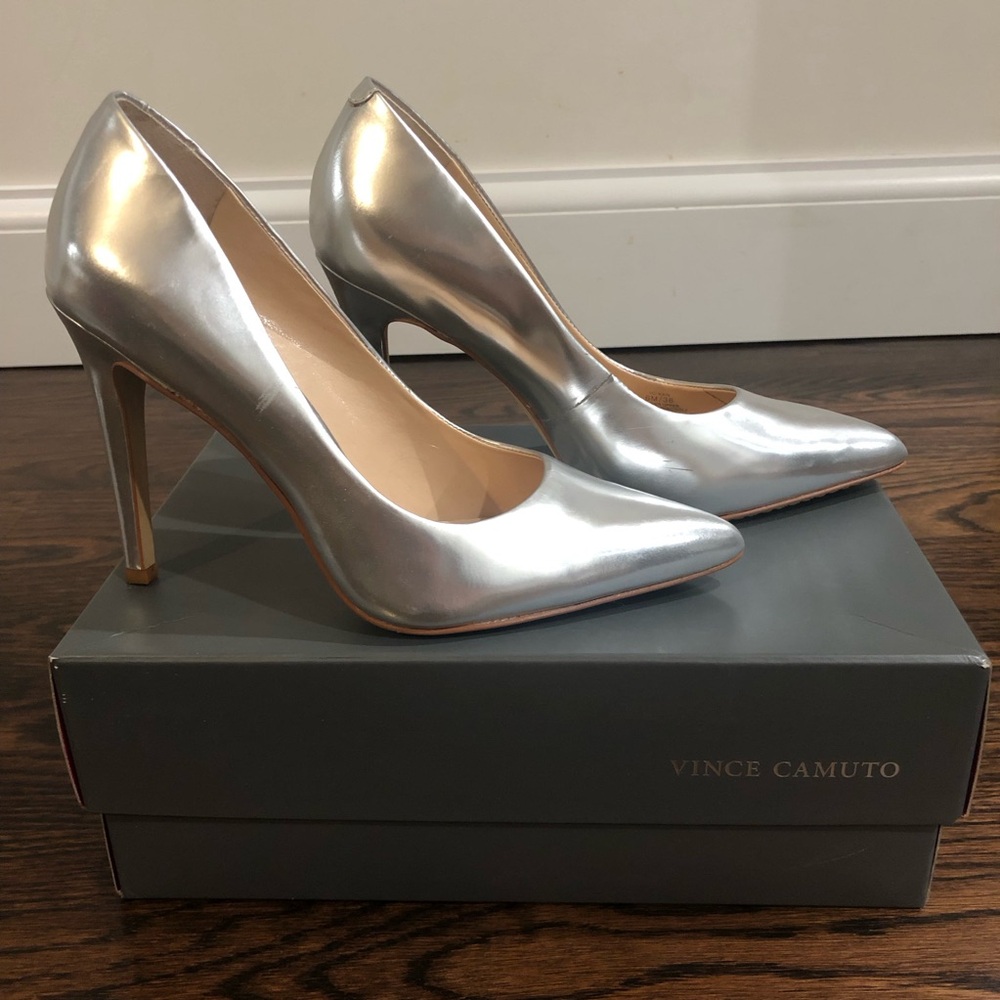 Vince Camuto VC-Kain Metallic Silver Heels Size 6 - Picture 1 of 6